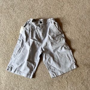 Men’s khaki shorts